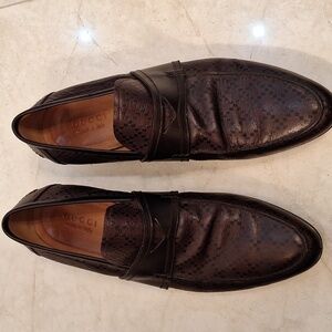 Brown Gucci shoes, like new!!